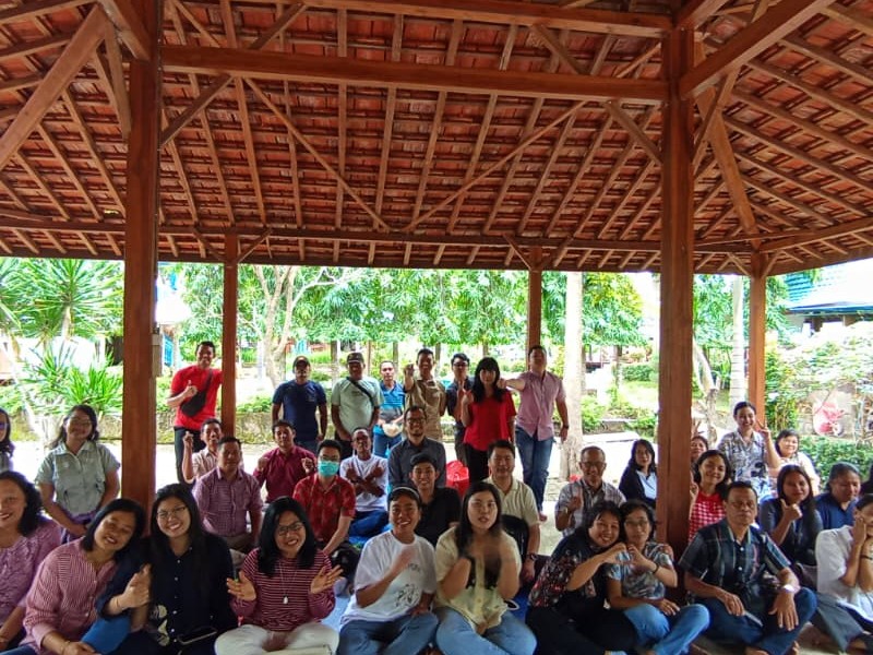 NATAL BERSAMA YAYASAN, GURU DAN KARYAWAN SEKOLAH IMANUEL SITUBONDO
